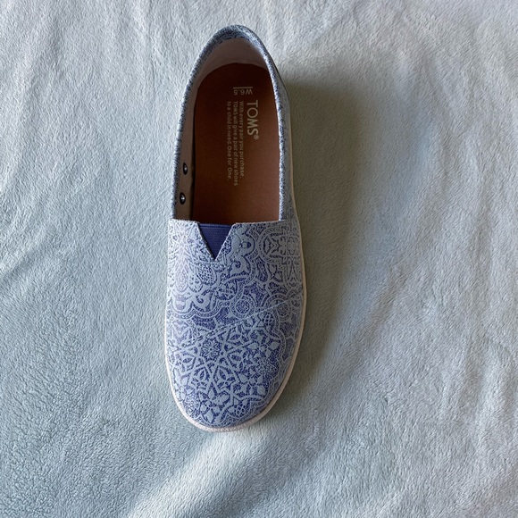 TOMS Avalon Blue Tile Suede - New with box - Picture 2 of 5
